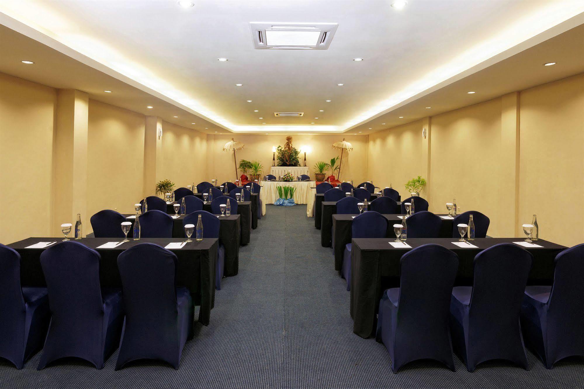 Kuta Station Hotel And Spa Μπαλί Εξωτερικό φωτογραφία