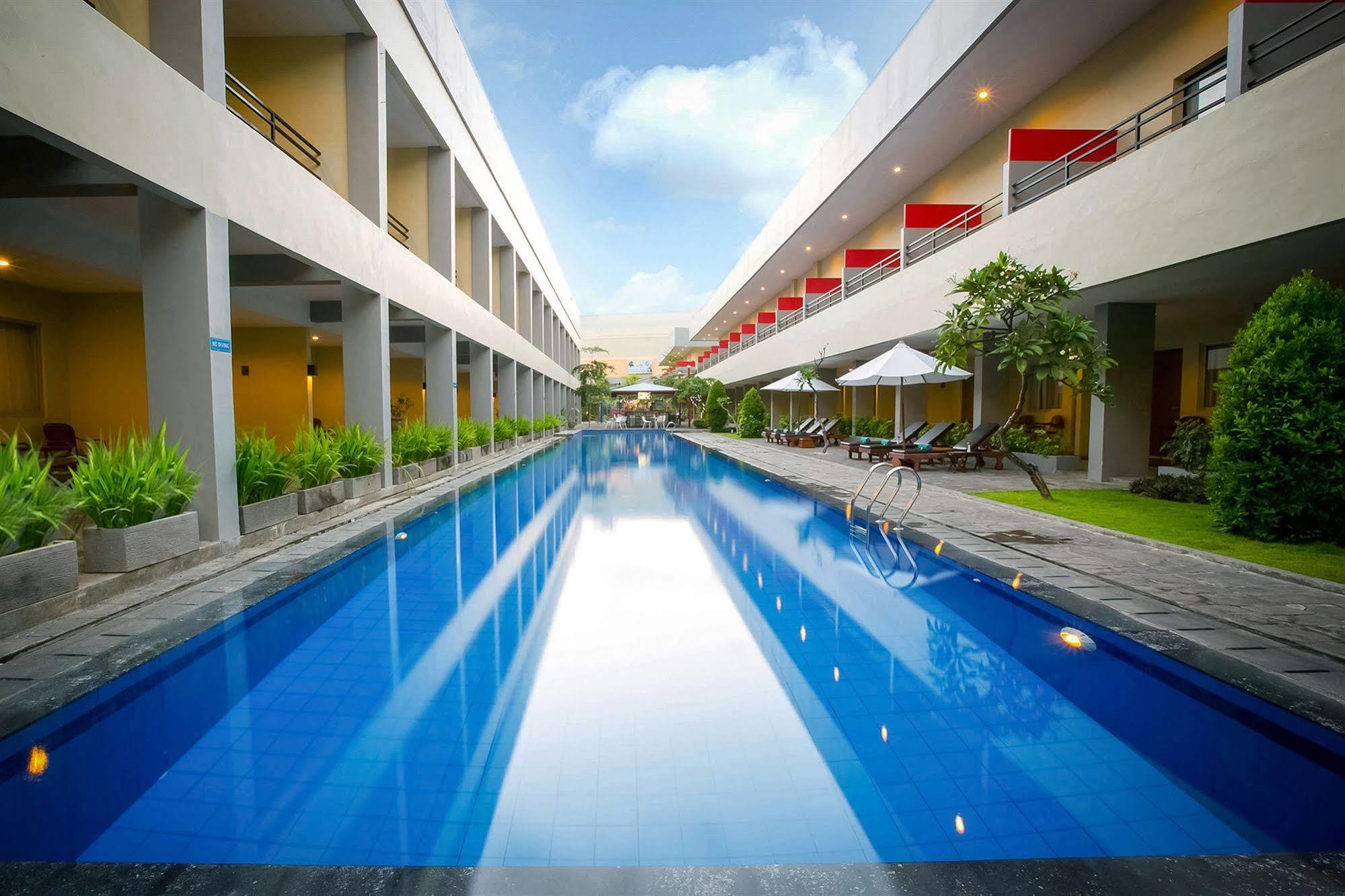 Kuta Station Hotel And Spa Μπαλί Εξωτερικό φωτογραφία