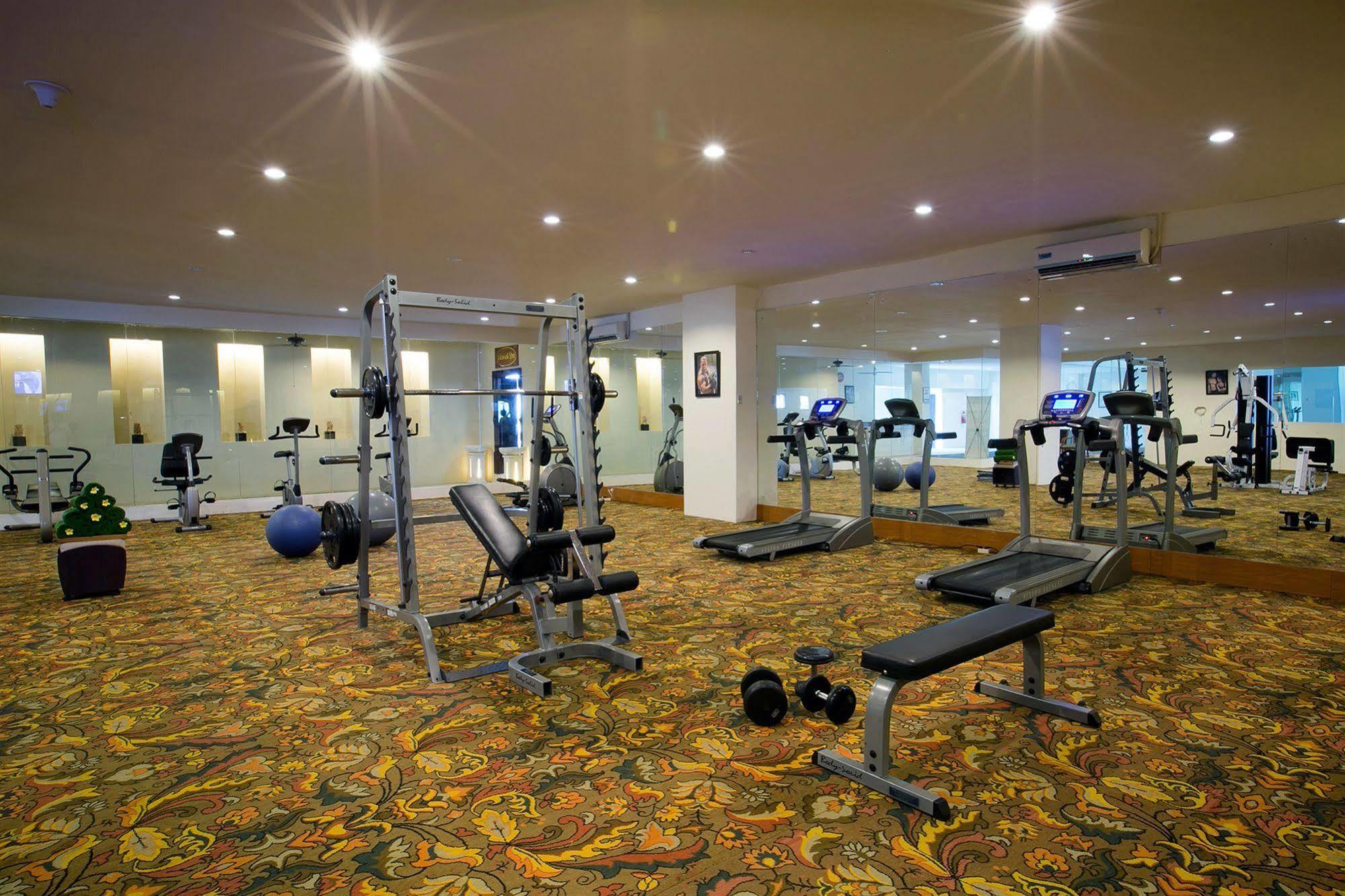 Kuta Station Hotel And Spa Μπαλί Εξωτερικό φωτογραφία